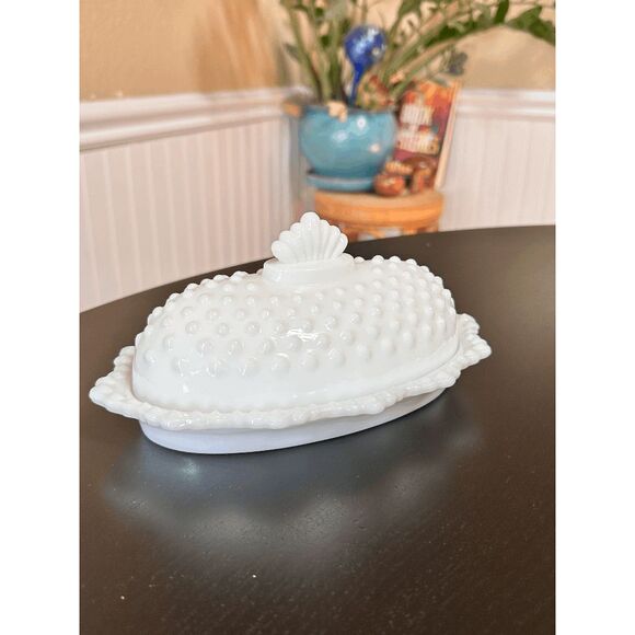 Vintage Fenton White Hobnail Milk Glass Butter Dish and Lid - Picture 4 of 7